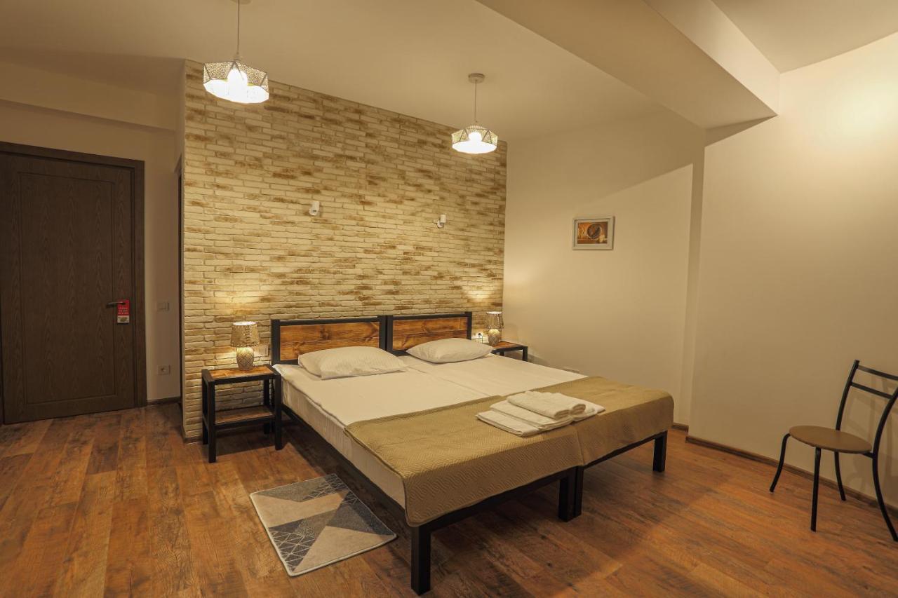 Winehouse Old Qvevri Apartments Tbilisi Bagian luar foto