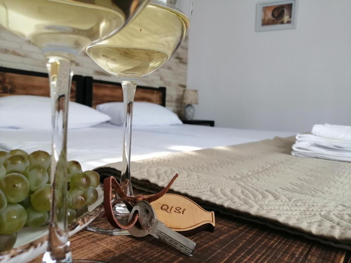 Winehouse Old Qvevri Apartments Tbilisi Bagian luar foto