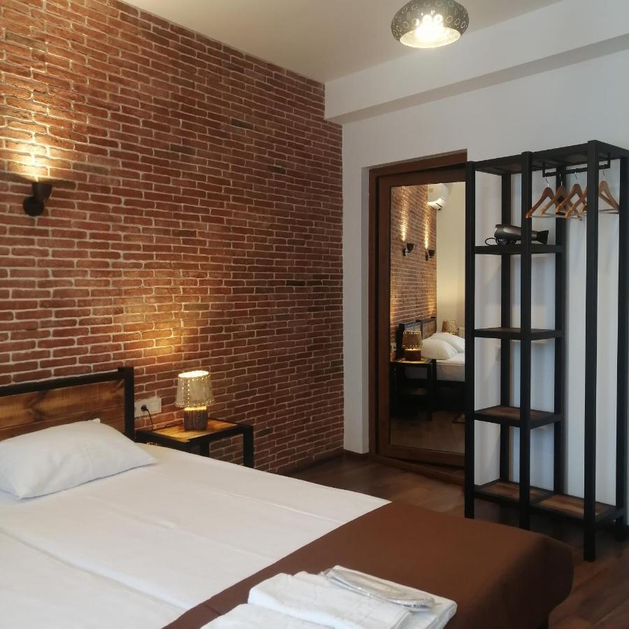 Winehouse Old Qvevri Apartments Tbilisi Bagian luar foto